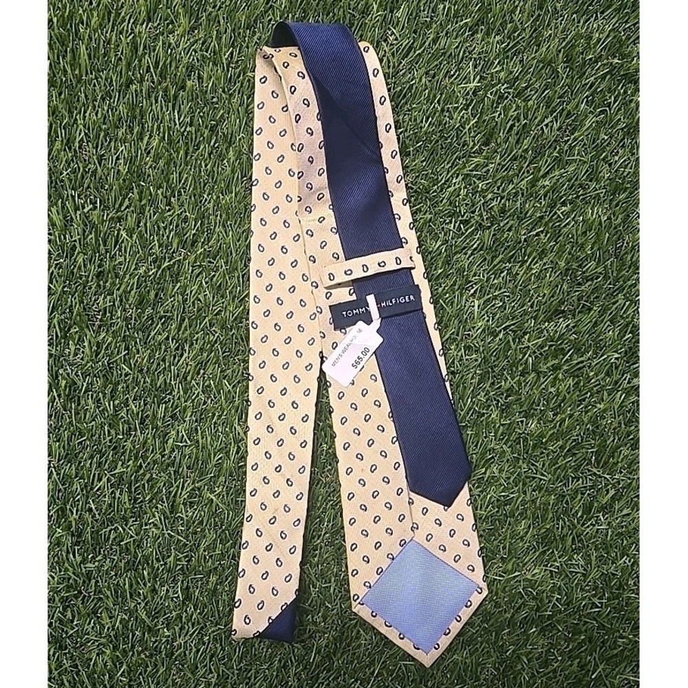 Tommy Hilfiger Silk Tie Men's NWT Tan Navy Blue Micro Paisley Men's Wearhouse